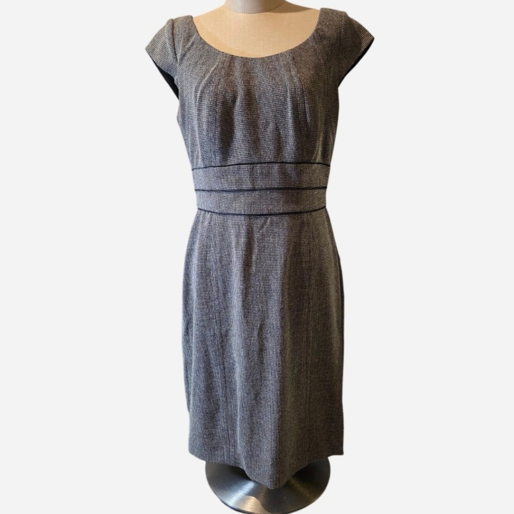White House Black Market Gray/Black Cap-Sleeve Tweed Sheath Dress. Sz 10. EUC.
